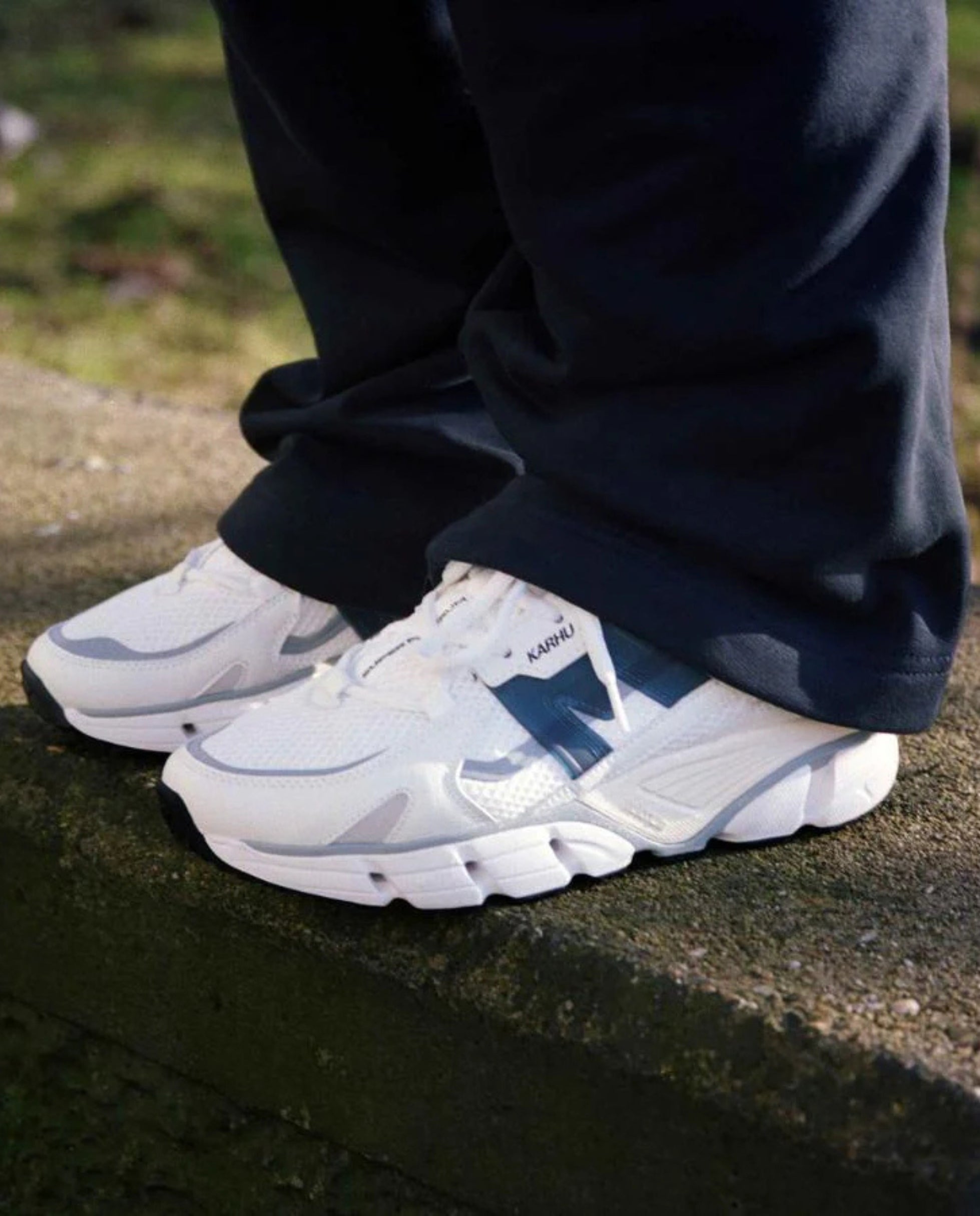 Karhu Super Fulcrum White / Deep Dive