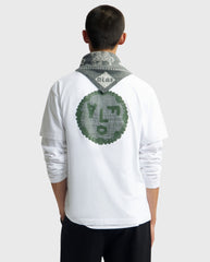 Wit T-shirt met groene ronde print op de rug
