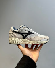 Mizuno Contender Snow White / Graphite / Wind Chime