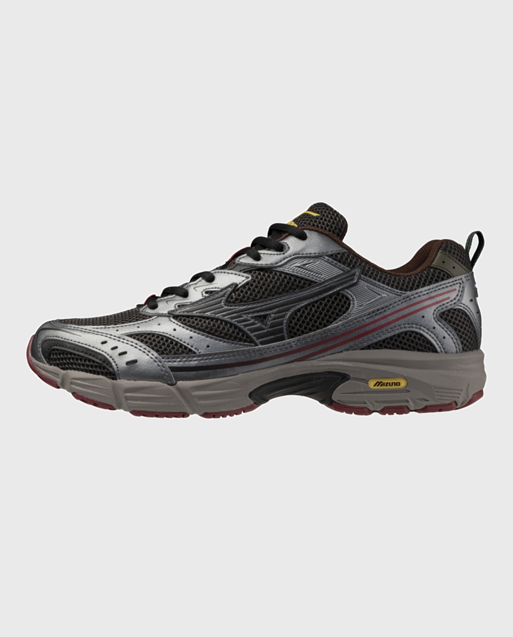 Mizuno MXR Black Sand / Black / Brick Red