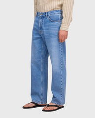 Otis light blue jeans met rechte pijpen en knoopsluiting, riemlussen en voorzakken