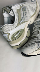 Saucony Progrid Triumph 4 White Onyx / Elm