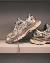 ASICS Gel-NYC 2.0 sneakers, smoke grey en zilver, met veters en grijze panelen