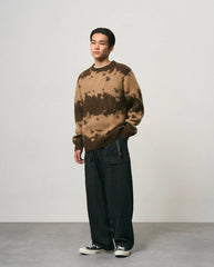Heren mohair trui met taupe basis en donkerbruine splatterprint, ronde hals, lange mouwen