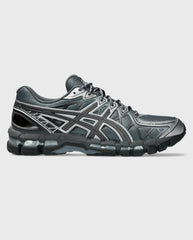 Asics Gel-Kayano 20 hardloopschoen grijs met zwarte zoolrand en zijlogo's