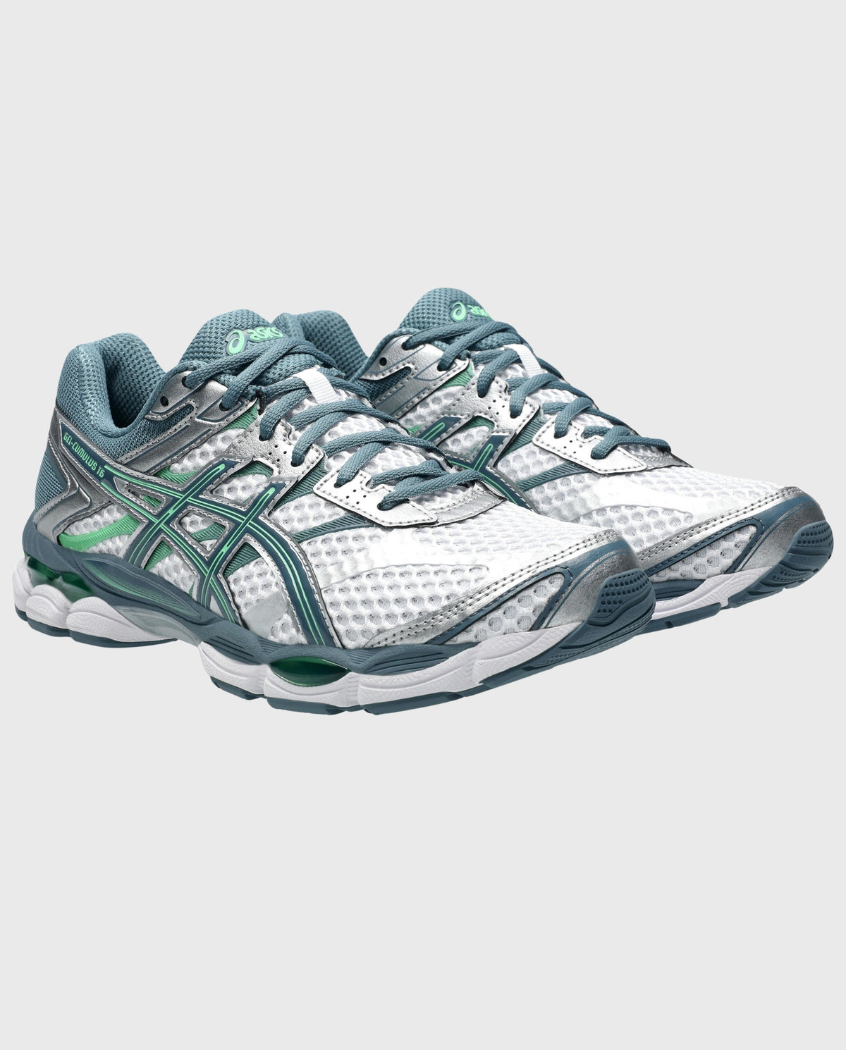 Asics hardloopschoen wit en groen, 3/4 zijaanzicht met mesh bovenwerk