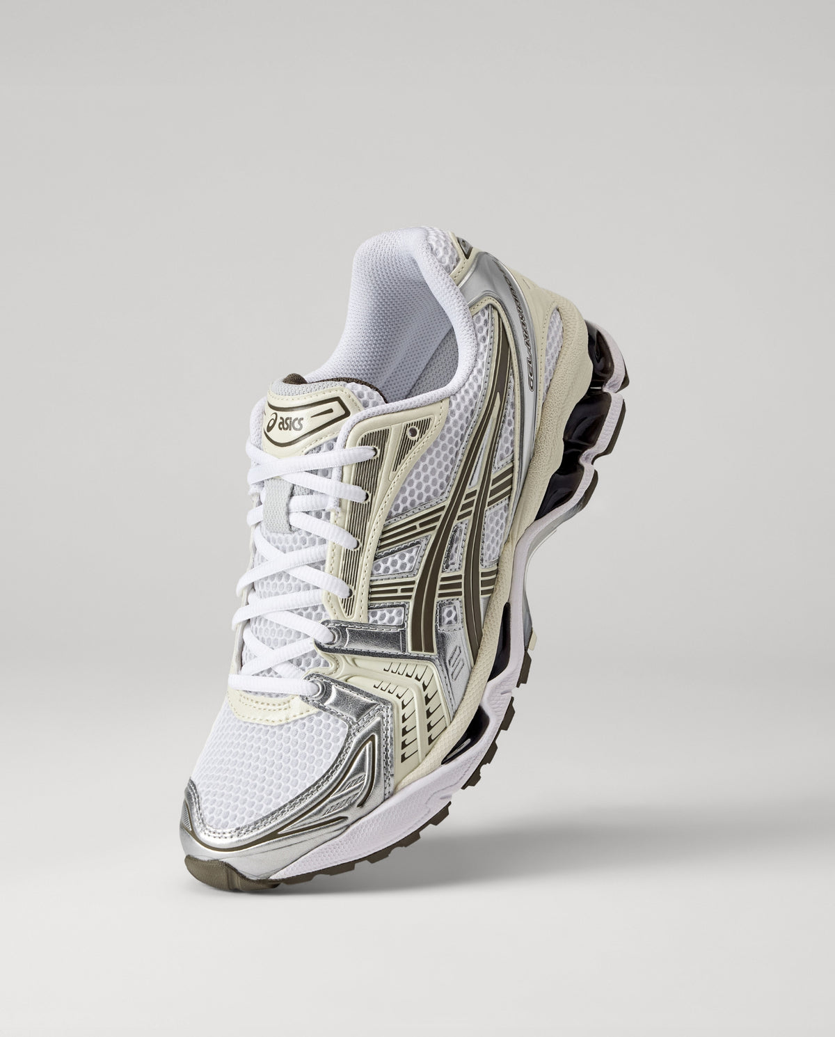 Witte ASICS Gel-Kayano 14 sneaker met mesh-bovenwerk, ivoorkleurige panelen en veters