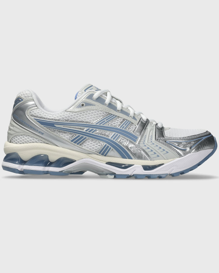 Asics hardloopschoen wit met lichtblauwe panelen, veters en gedempte zool
