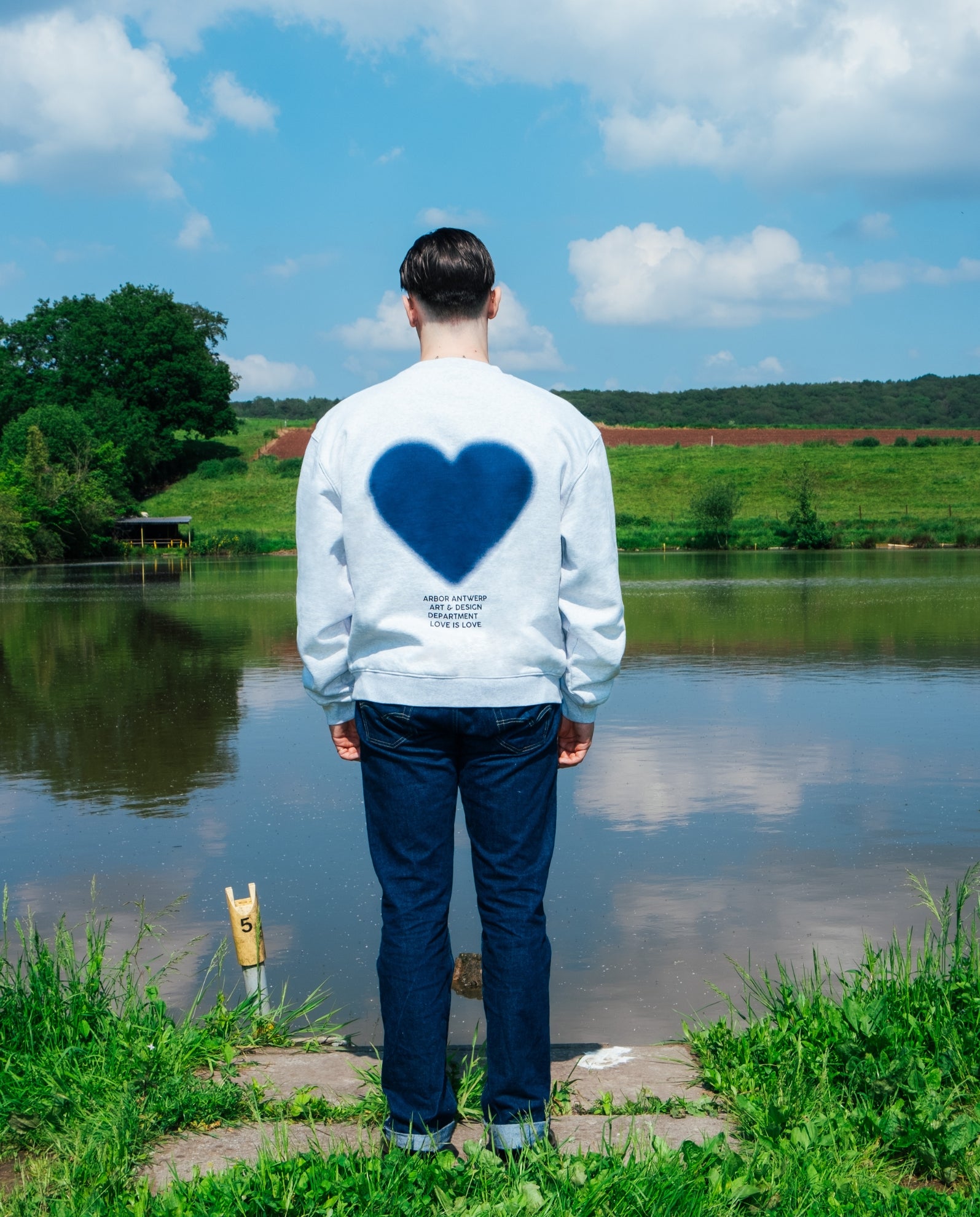 Arbor Antwerp Blue Faded Heart Crewneck | Noble