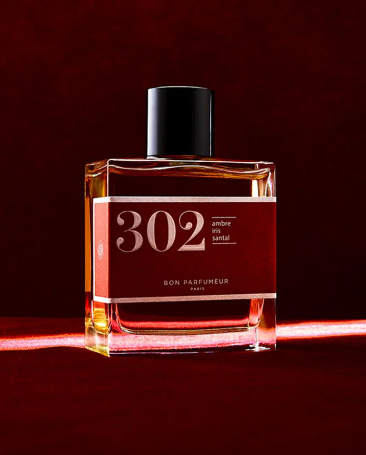 Parfumfles Bon Parfumeur 302, zwarte dop, amber glas, etiket 30 (30 ml)