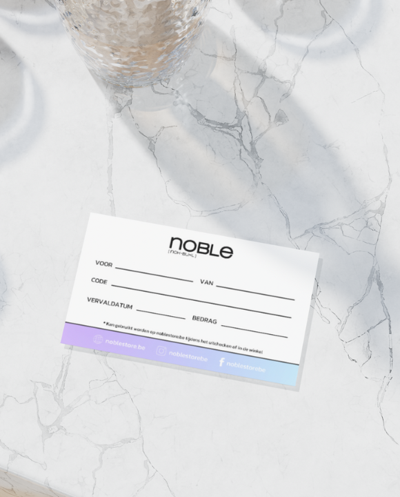 Cadeaubon met invulvelden en logo NOBLE op blauw-witte kaart