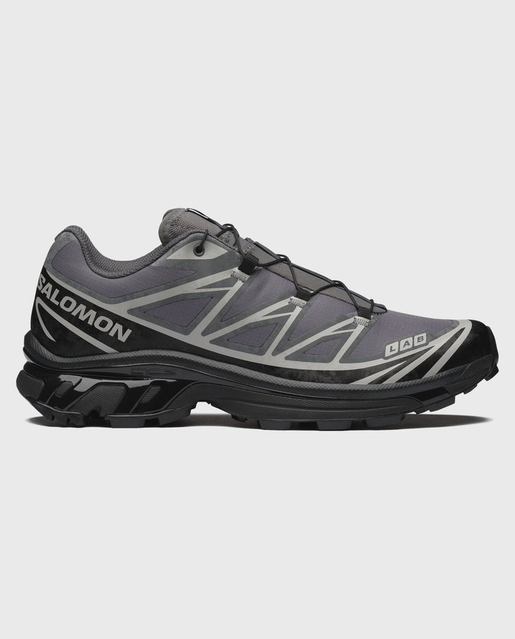 Salomon XT-6 hardloopschoen met veters, donkergrijs bovenwerk en grote grijze overlays