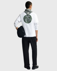 Wit T-shirt met groene ronde rugprint en lange mouwen