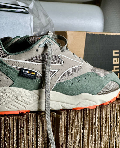 Mizuno Contender Agave Green / Vintage Khaki / V. Orange