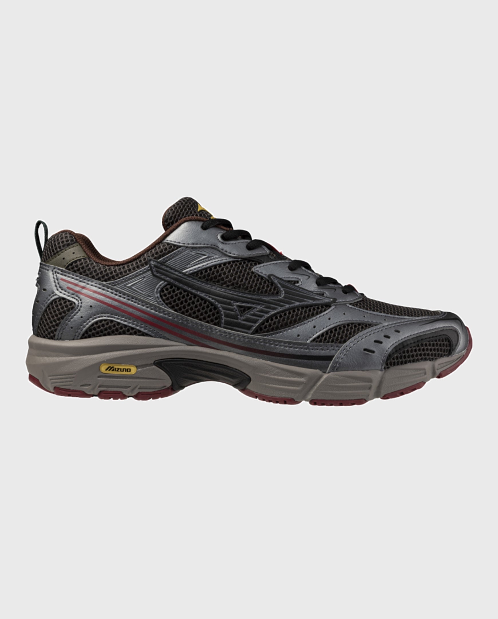 Mizuno MXR Black Sand / Black / Brick Red