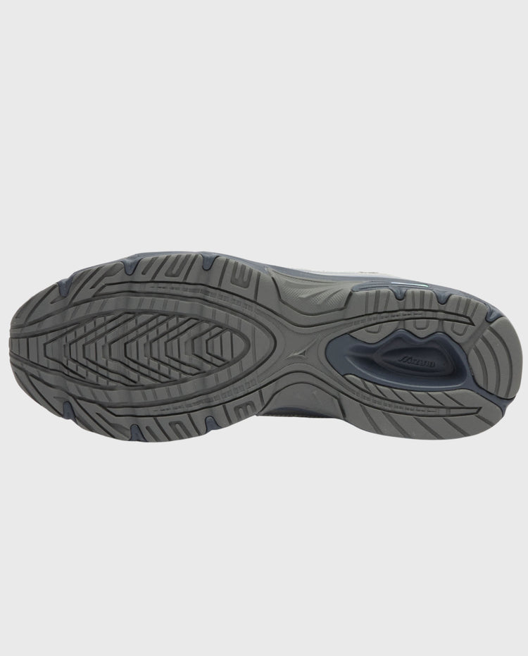 Mizuno hardloopschoen zool met profiel en blauwe inzet, onderaanzicht.