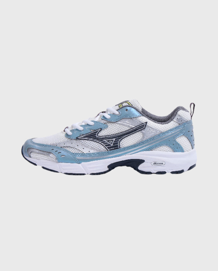 Mizuno hardloopschoen lichtblauw met grijze accenten, veters en zwarte zool