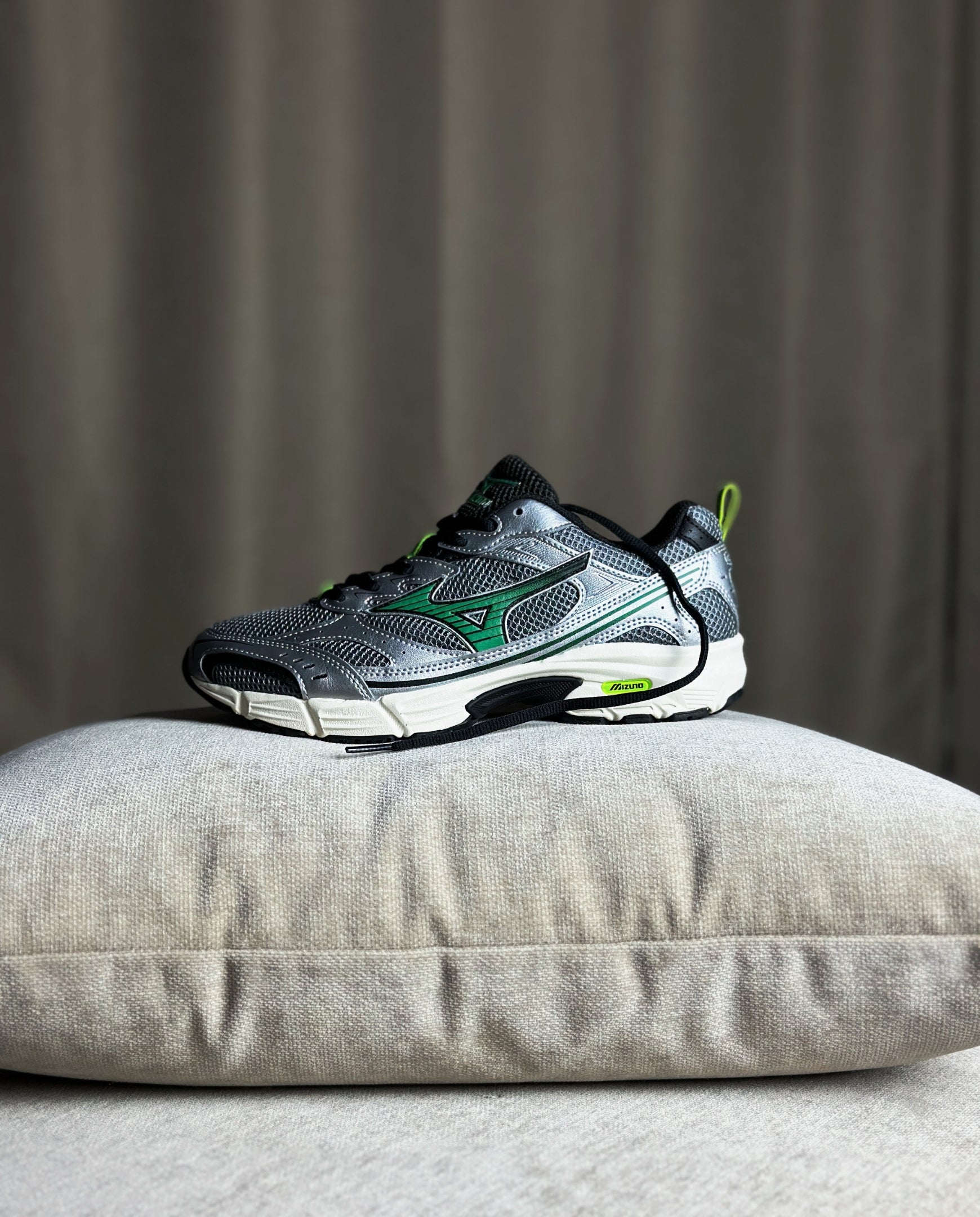 Mizuno MXR Quiet Shade / Foliage Green / Silver