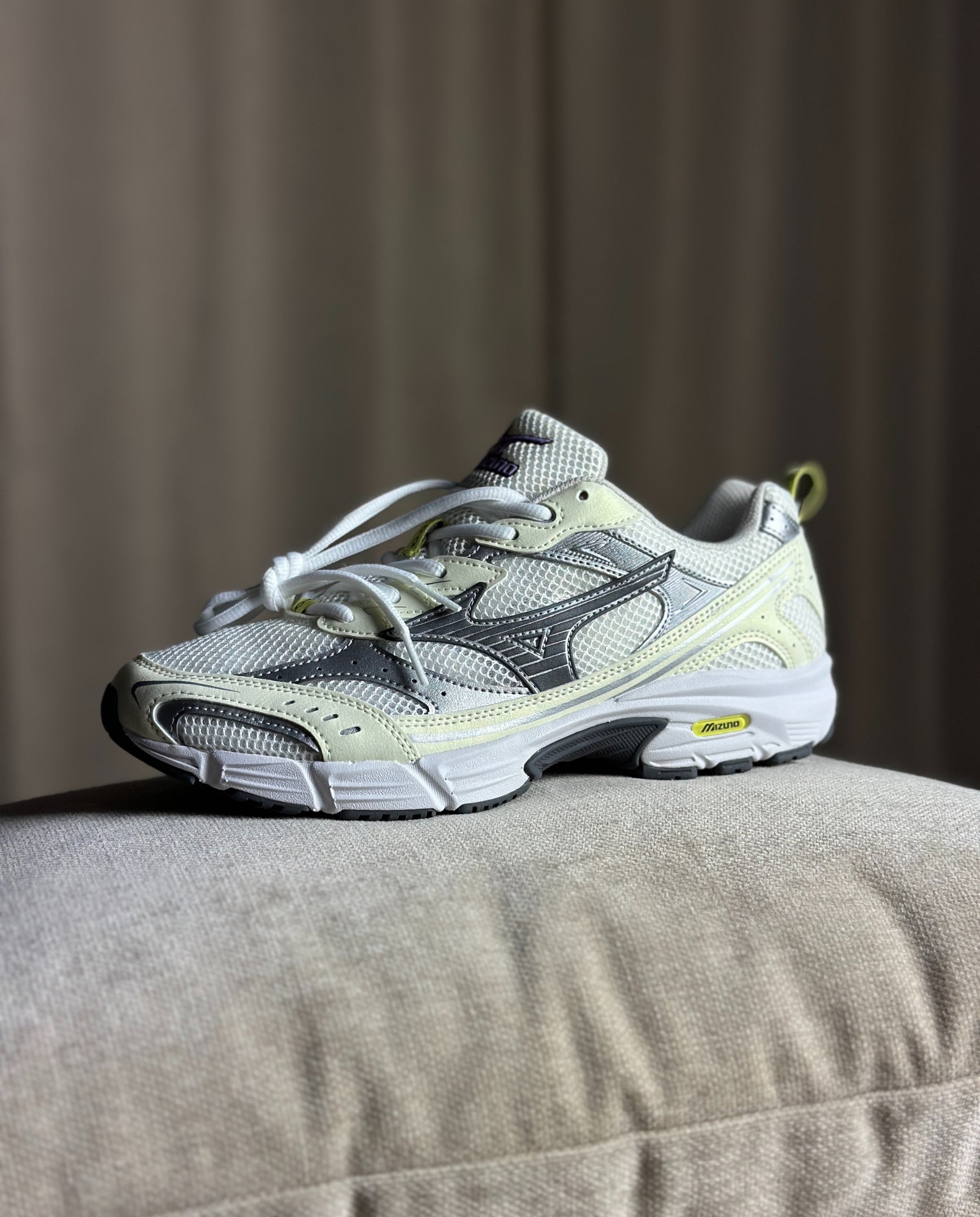Mizuno MXR Snow White / Quiet Shade / Sylv Green