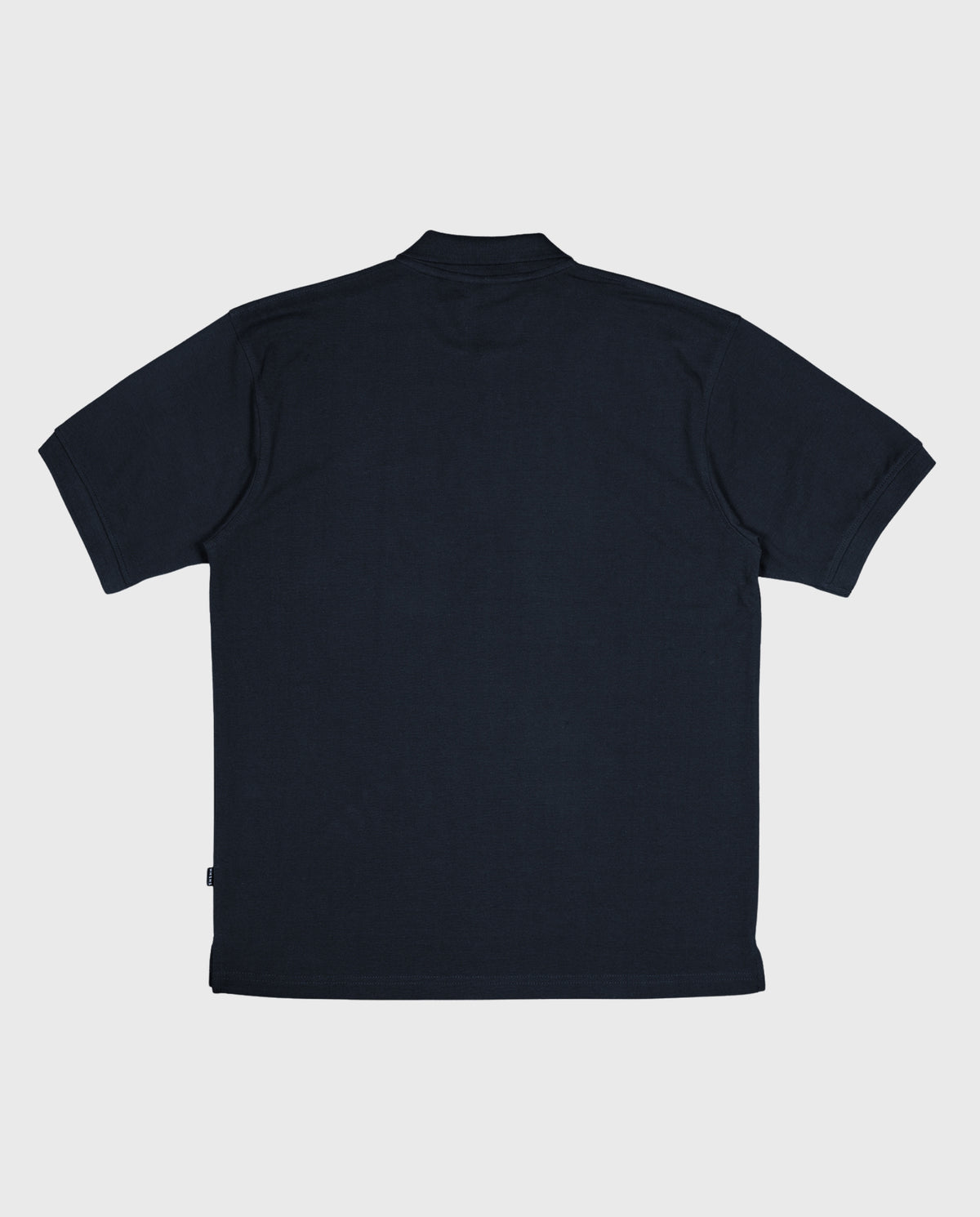 Donkere navy polo met korte mouwen en effen achterzijde