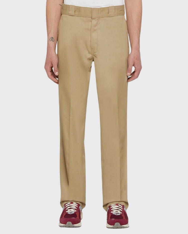 Khaki werkbroek met rechte pijpen, knoopsluiting en riemlussen.