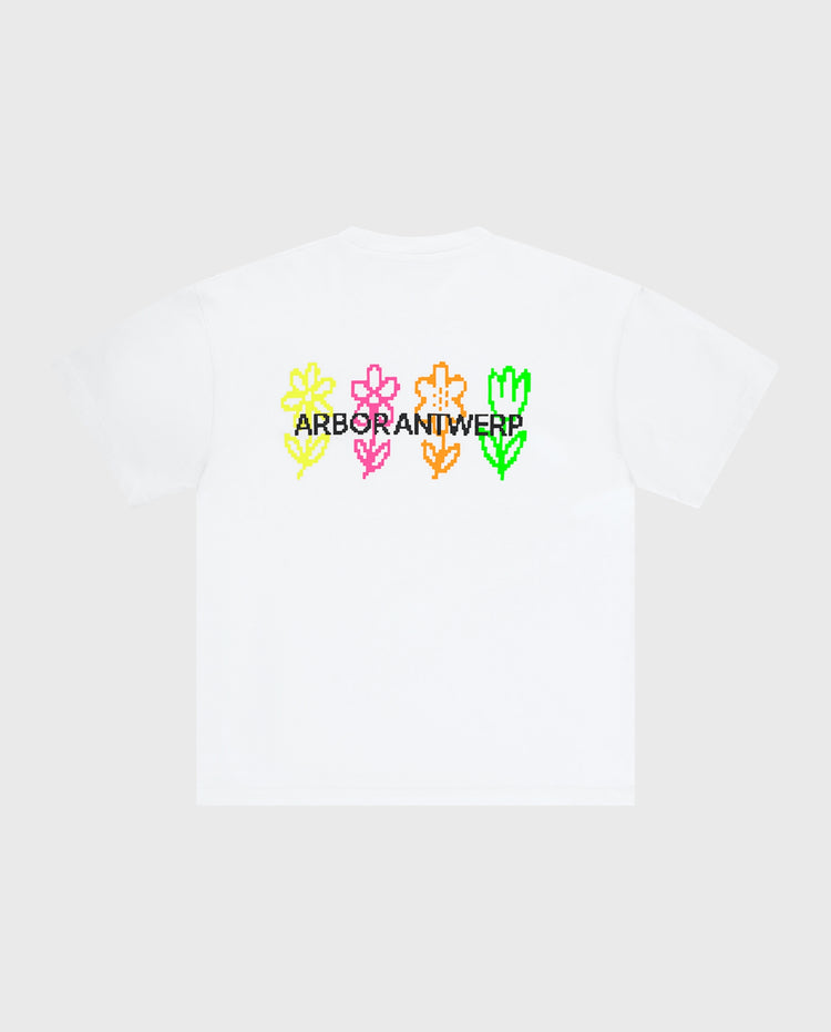 Wit T-shirt met multikleur bloemenprint en tekst op achterkant