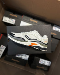 Saucony Progrid Omni 9 White / Turmeric