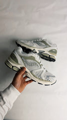 Saucony Progrid Triumph 4 White Onyx / Elm