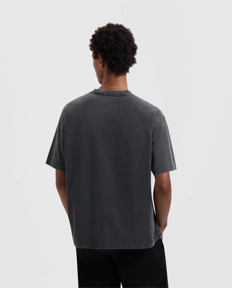 Gewassen charcoal T-shirt met ronde hals, korte mouwen en zichtbare achterzijde
