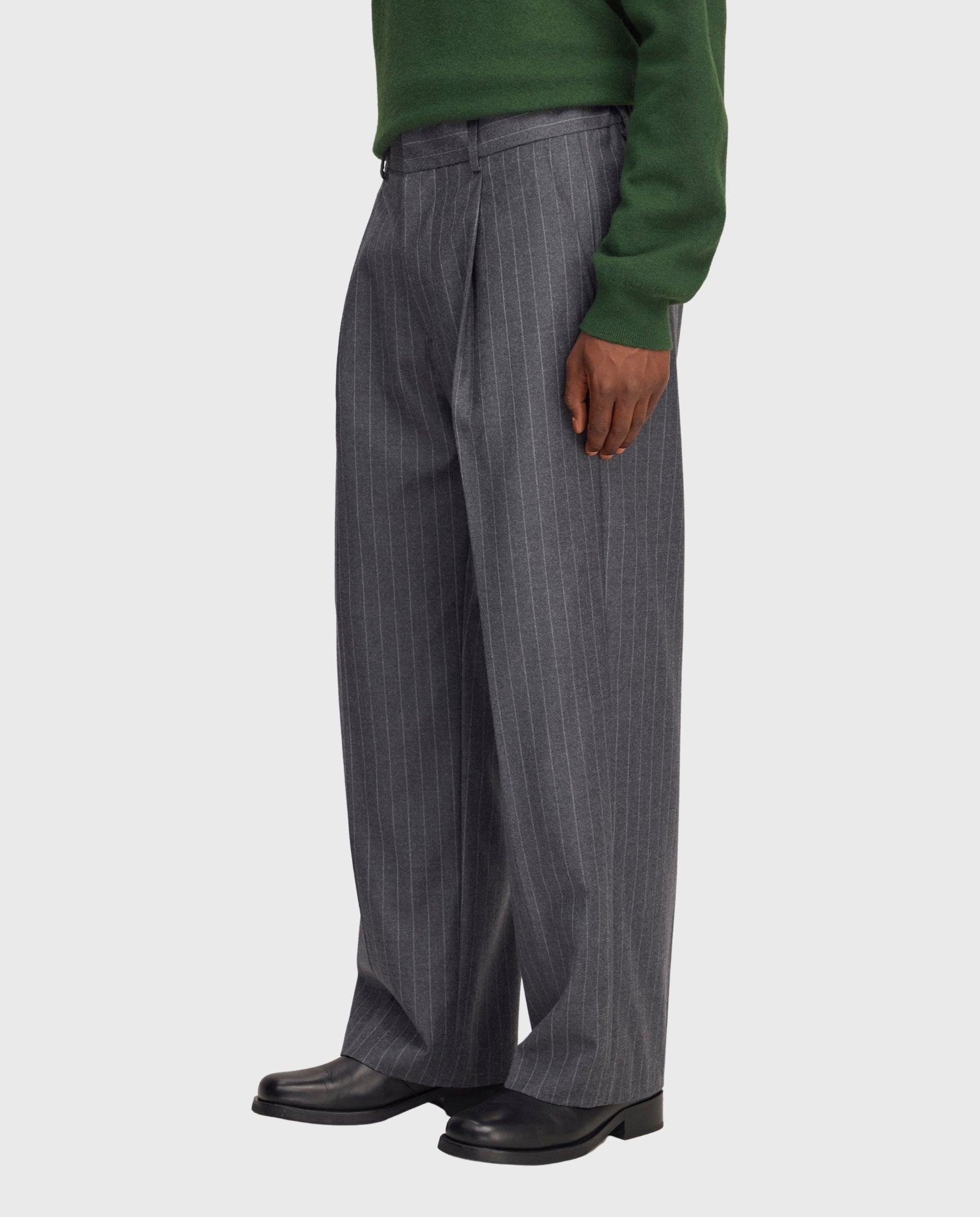 Kay grijs gestreepte pantalon met hoge taille en wijde pijpen
