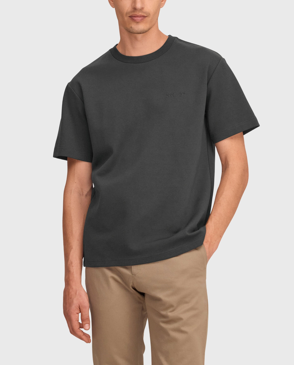 Donkergrijs heren T-shirt met ronde hals en korte mouwen