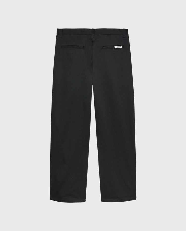 Zwarte opnieuw bewerkte broek, rechte pijpen, knoop- en ritssluiting, achterzakken